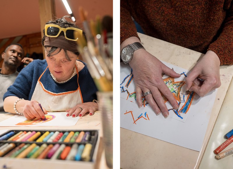 Fotos von Teilnehmenden der Farb-Werkstatt während dem Bilder-Malen